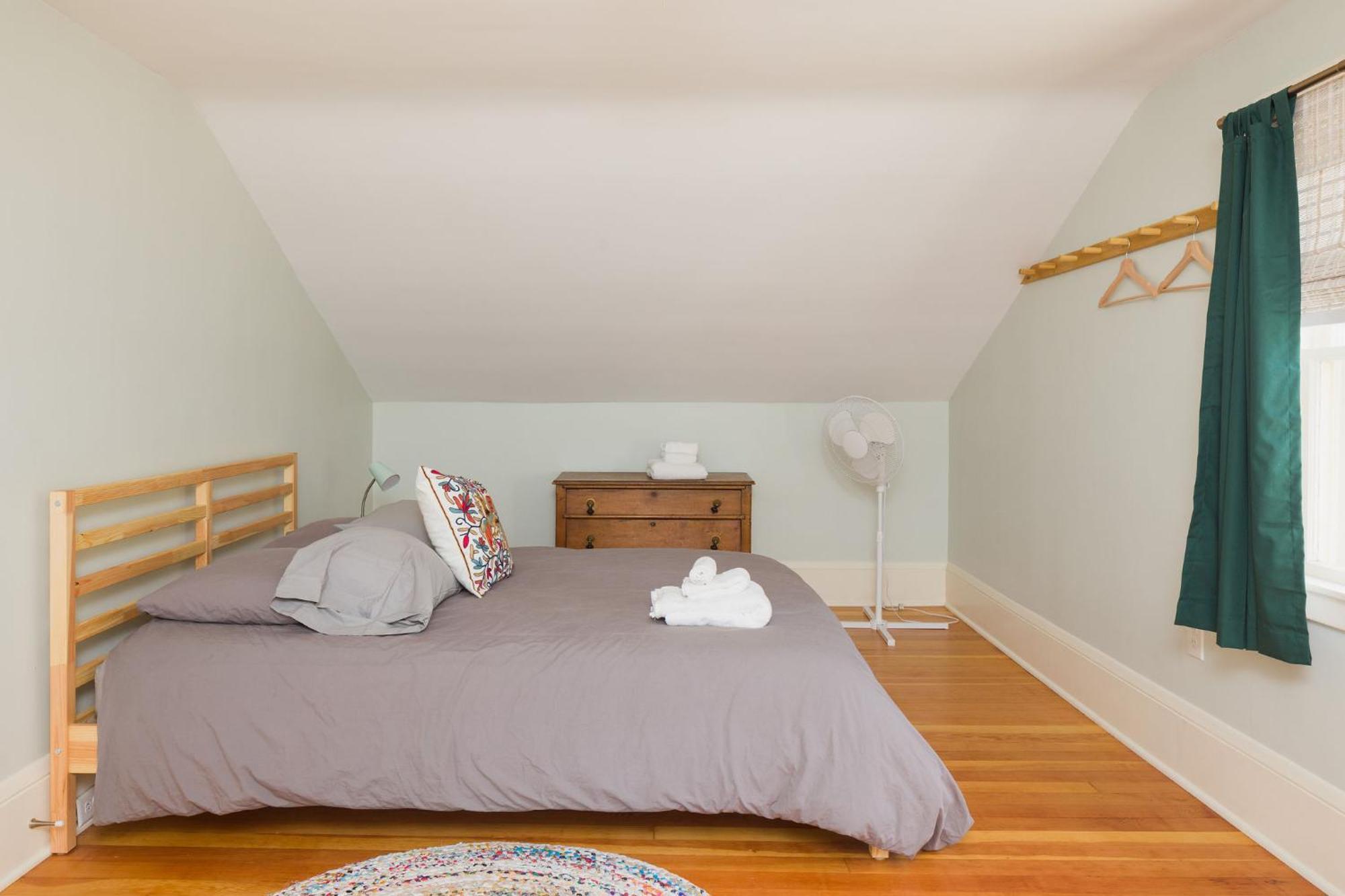 Queen City Bungalow & Cottages เบอร์ลิงตัน ภายนอก รูปภาพ