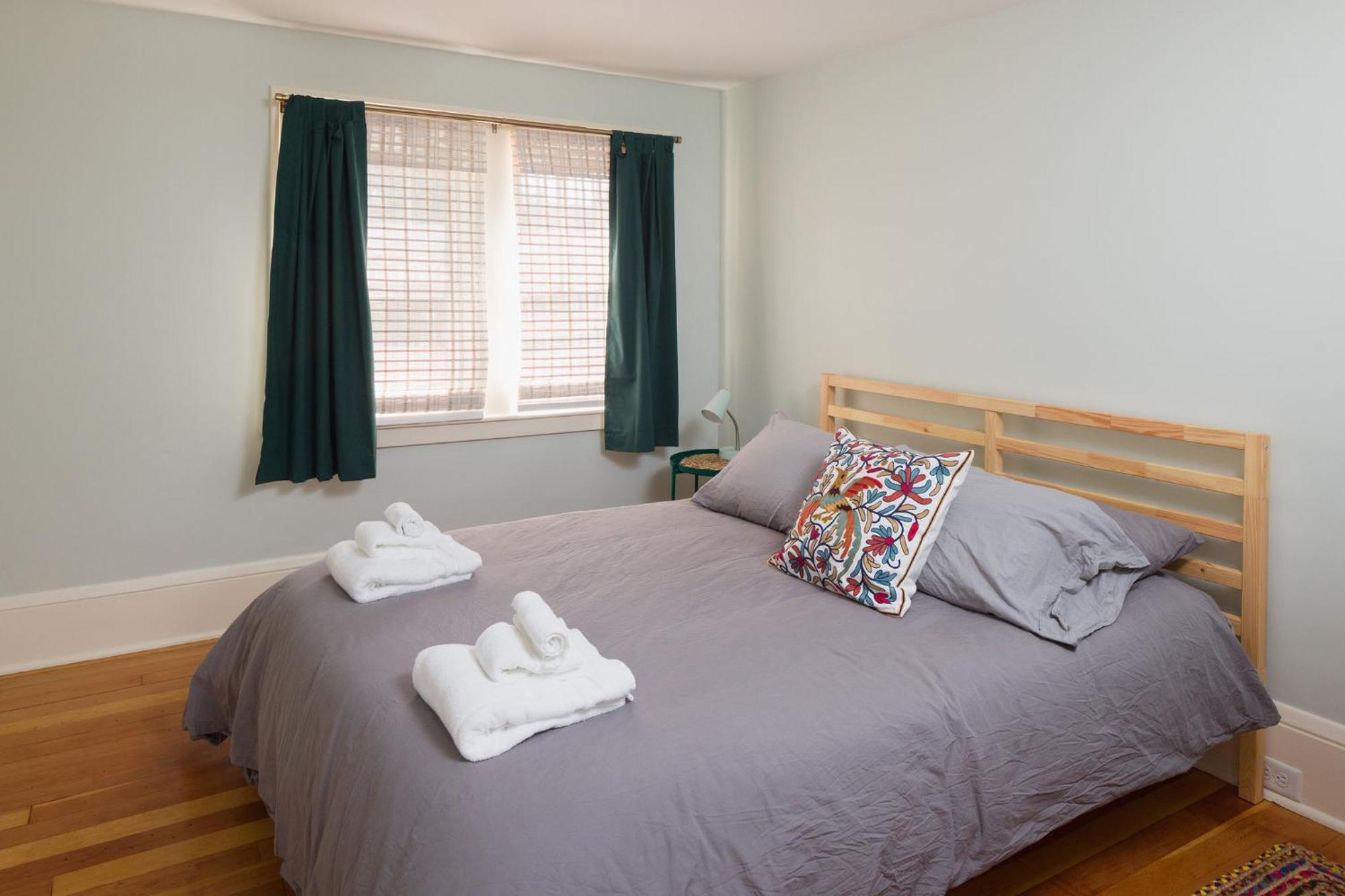 Queen City Bungalow & Cottages เบอร์ลิงตัน ภายนอก รูปภาพ
