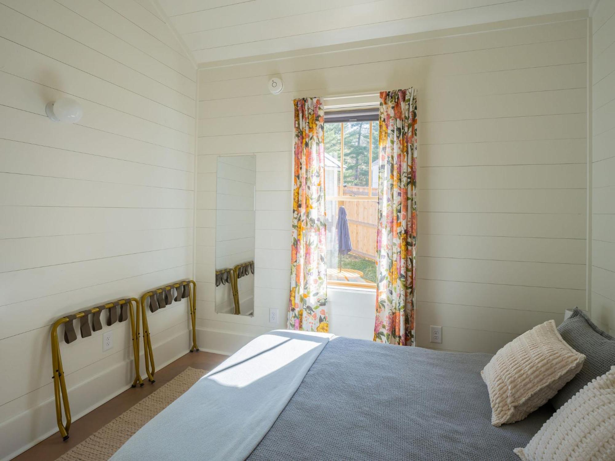 Queen City Bungalow & Cottages เบอร์ลิงตัน ภายนอก รูปภาพ