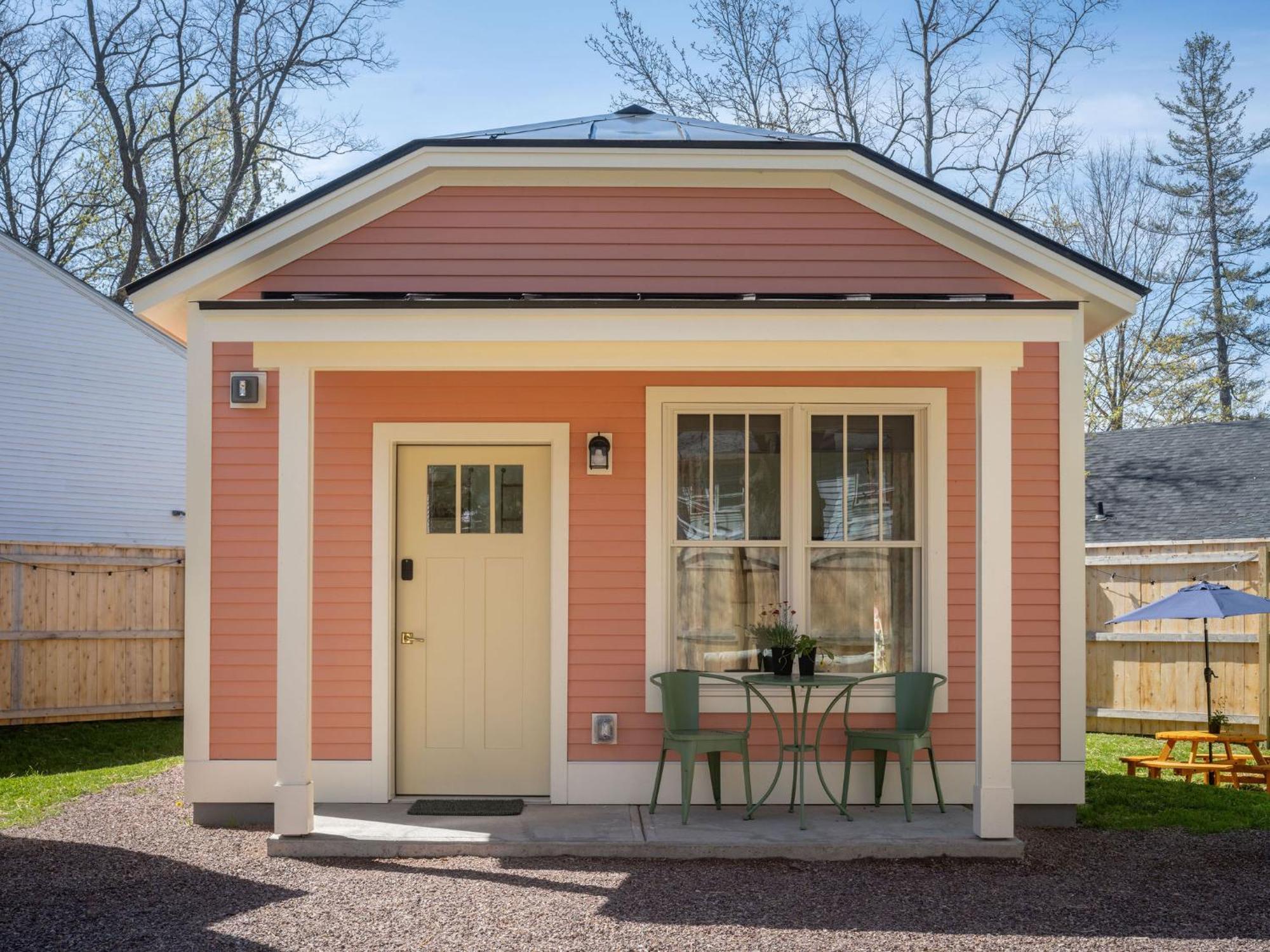 Queen City Bungalow & Cottages เบอร์ลิงตัน ภายนอก รูปภาพ