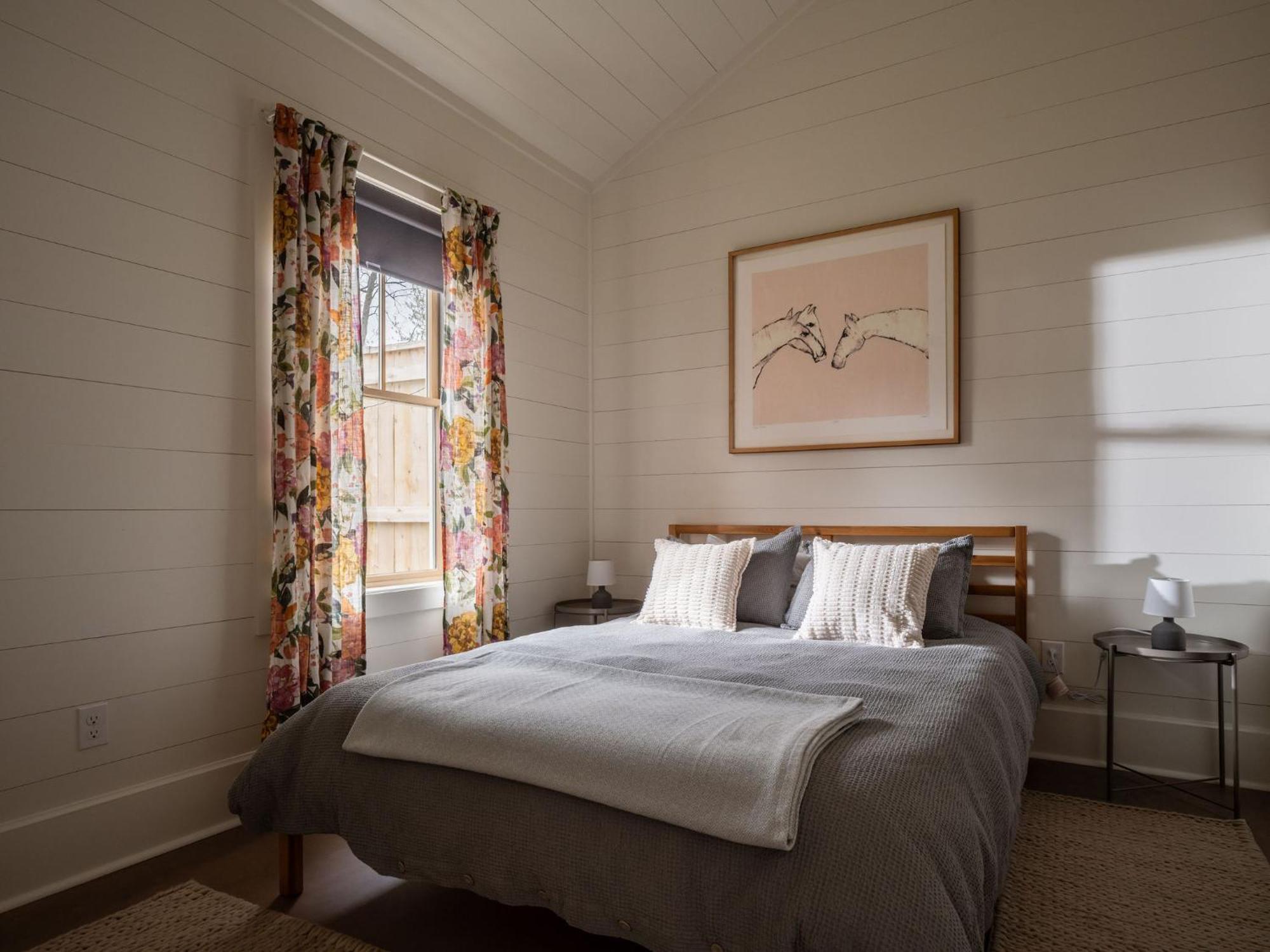 Queen City Bungalow & Cottages เบอร์ลิงตัน ภายนอก รูปภาพ