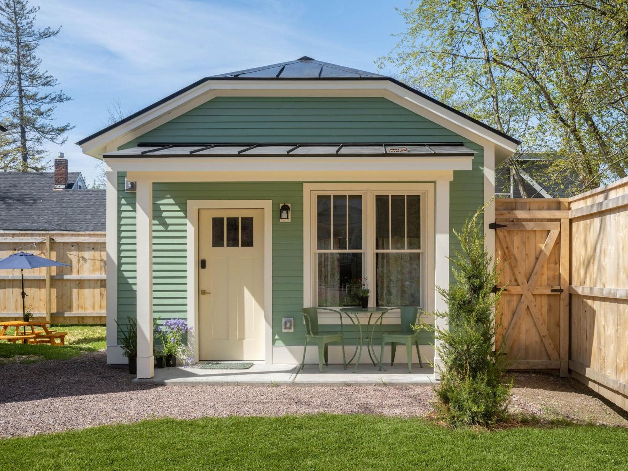 Queen City Bungalow & Cottages เบอร์ลิงตัน ภายนอก รูปภาพ