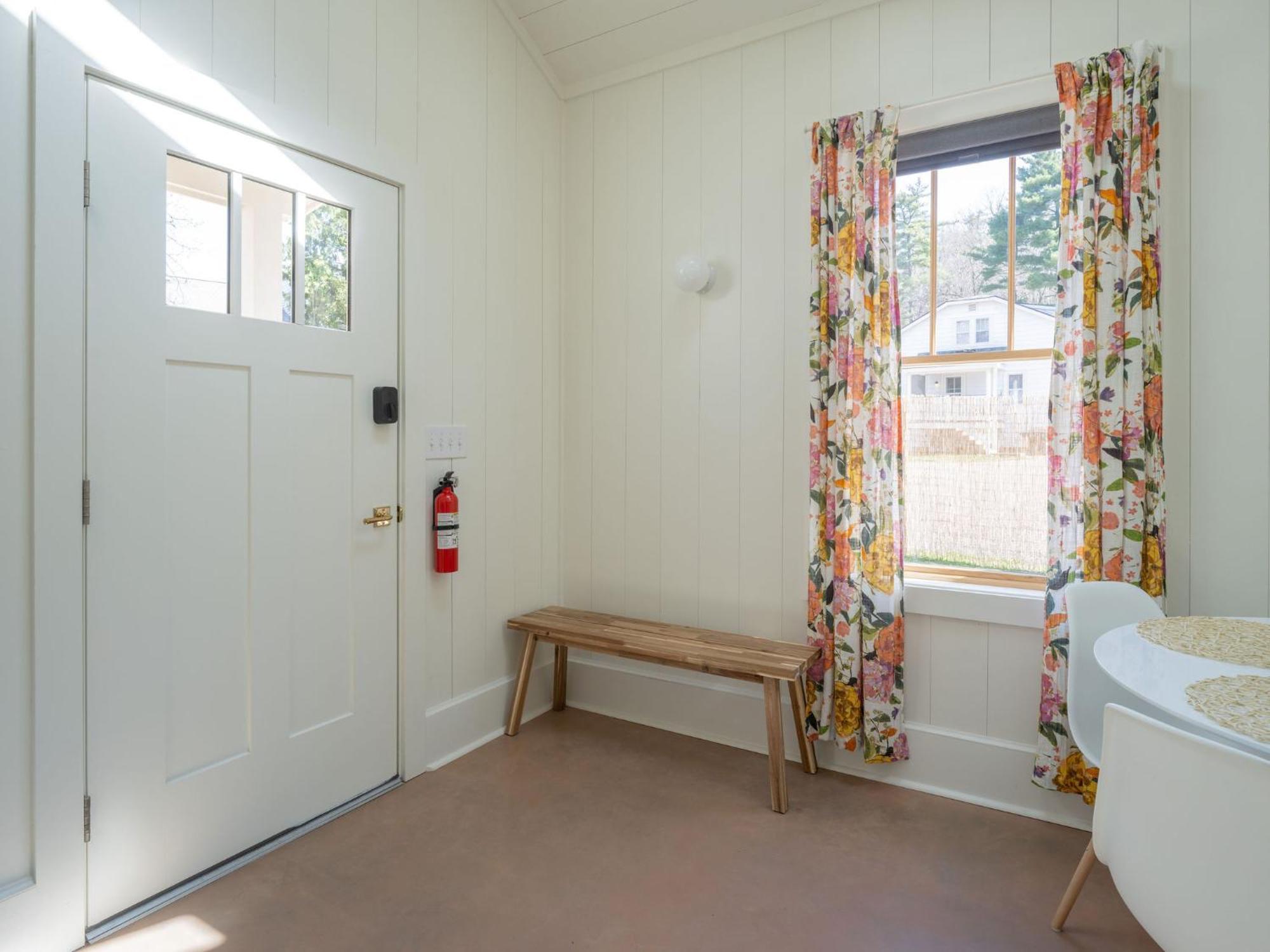 Queen City Bungalow & Cottages เบอร์ลิงตัน ภายนอก รูปภาพ