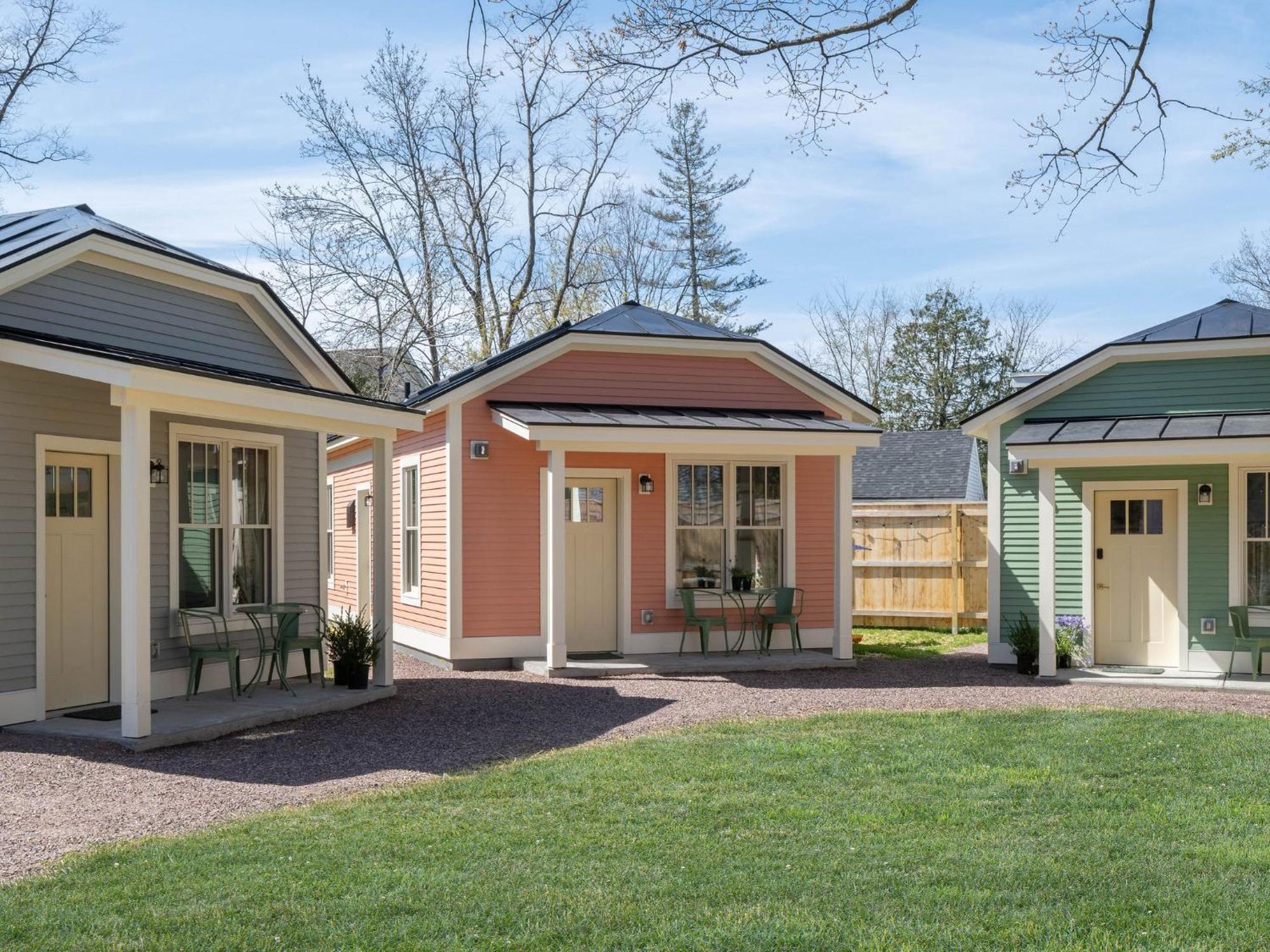Queen City Bungalow & Cottages เบอร์ลิงตัน ภายนอก รูปภาพ